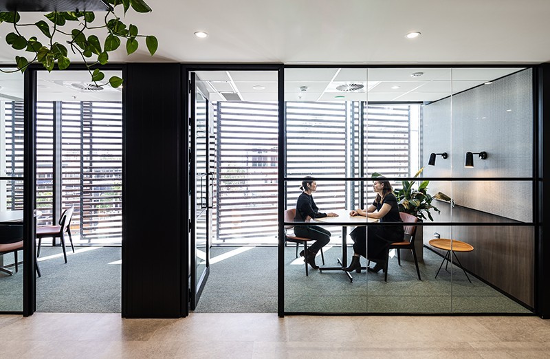 Redefining the Home Office: Integrating Work and Life with Glass Dividers